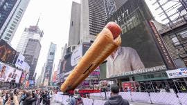 Hot dog gigante en Time Square